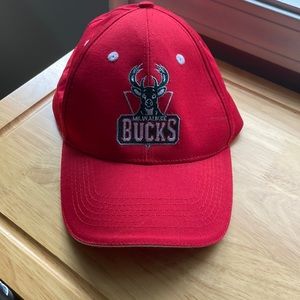Milwaukee Bucks cap, 100% cotton one size (never worn)